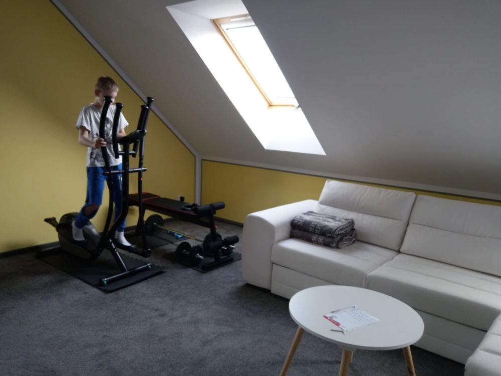 Skosy w mieszkaniu - jak je wykorzystać? 30 propozycji na praktyczne meble. 8