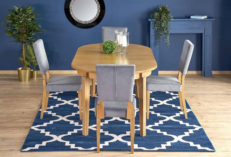 Jak urządzić mały salon ze stołem? 3