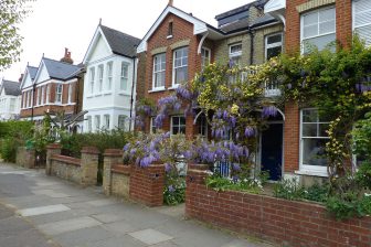 Jak urządzić salon w stylu angielskim? 2