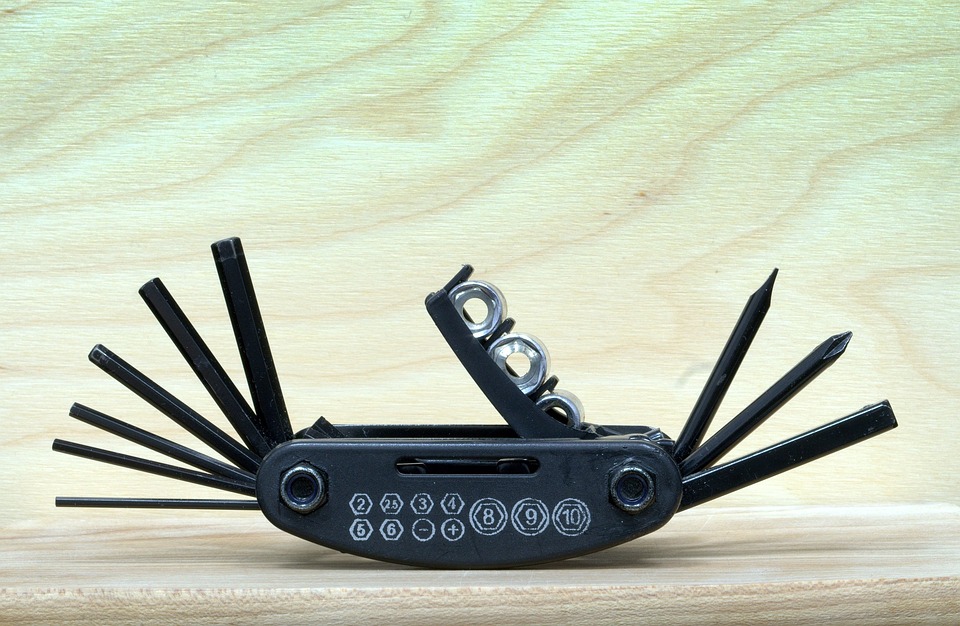 Skręcanie mebli - 3 sposoby jak się do tego zabrać 1