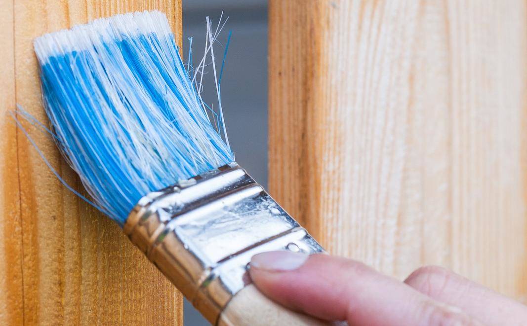 Malowanie mebli z okleiny