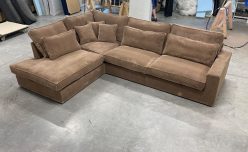 Sztruksowy narożnik z głębokim siedziskiem COMFORTO 38