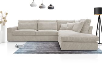 Jasny sztruksowy narożnik z głebokim siedziskiem z super miękkimi poduszkami