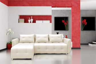 Mały narożnik kremowy w salonie