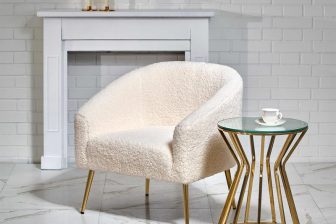 Cudne fotele baranek na złotych nogach GRIFON