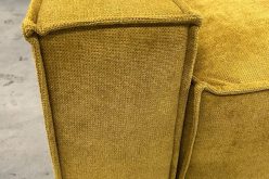 Duża kanapa sztruksowa rozkładana z głębokim siedziskiem COMFORT 26