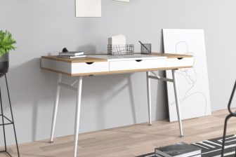 Biurko skandynawskie z szufladami na metalowych białych nogach