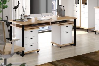 Bardzo duże biurko z szufladami