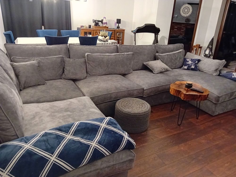 Ogromny narożnik podkowa