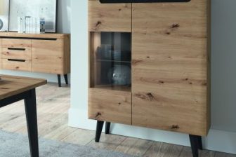 Szeroka witryna stojąca w stylu skandynawskim NORI