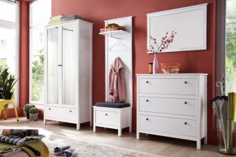 Klasyczne meble do przedpokoju w angielskim stylu