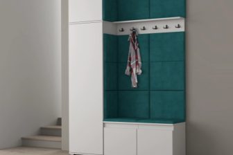 Biała szafa garderoba do przedpokoju z siedziskiem