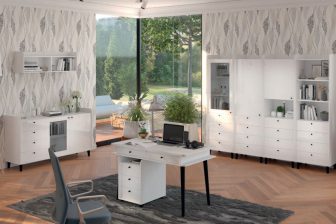 Biała stylowa meblościanka z szafą i komodą