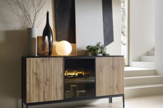 Komoda z półkami i szybą hartowaną 153cm ENRICO 3D