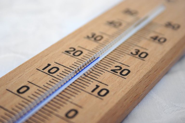 Jaka temperatura w mieszkaniu i domu? 20 czy 22 stopnie?