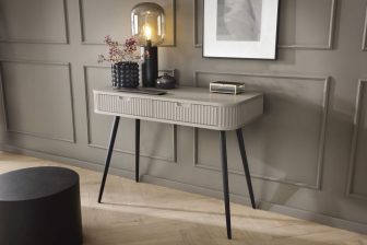 Kaszmirowa toaletka konsola z dekorem