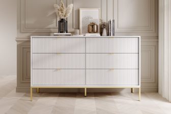 Komoda biała na 6 szuflad strukturalna ze złotymi nogami