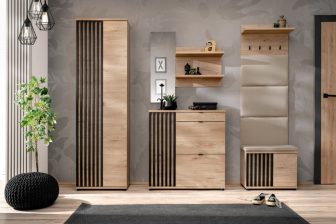 Duży przedpokój meble