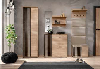 Duży przedpokój meble