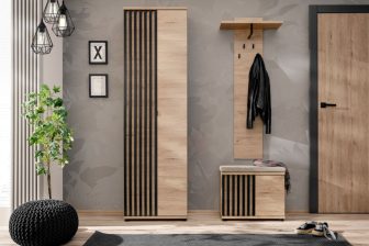 Meble do małego przedpokoju z lamelami