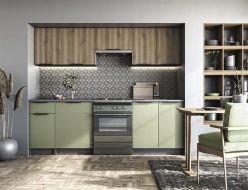 Meble kuchenne pisacjowe z jasnymi lamelami