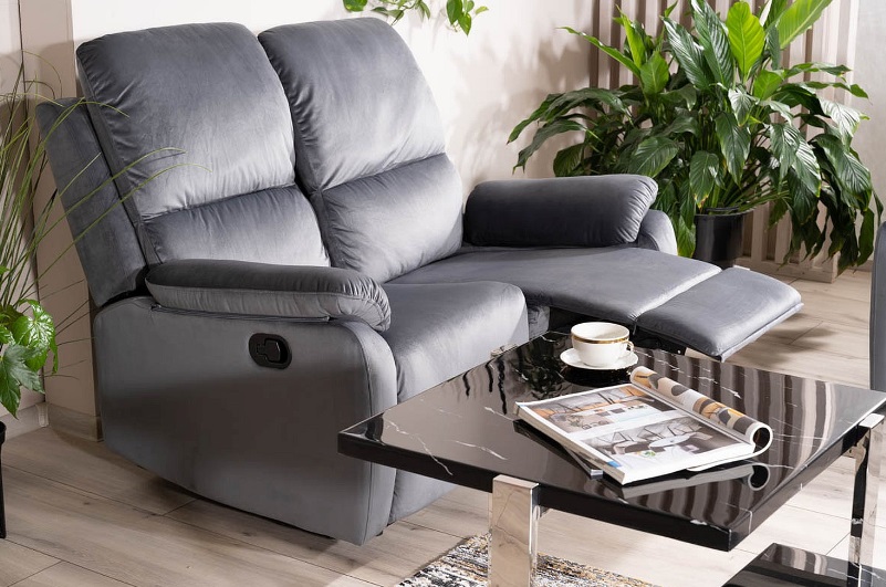 Sofa z wysokim oparciem do salonu