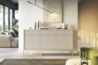 Duża komoda kaszmir na złotych nogach