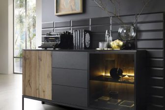 Aranżacja komody w salonie