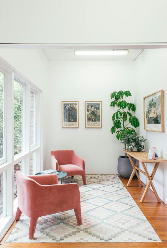 2 fotele i stolik do pokoju