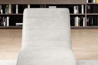 Minimalistyczne leżanki do pokoju