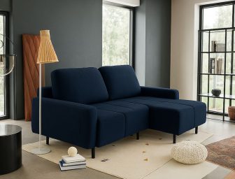 Mały narożnik na nogach do codziennego spania