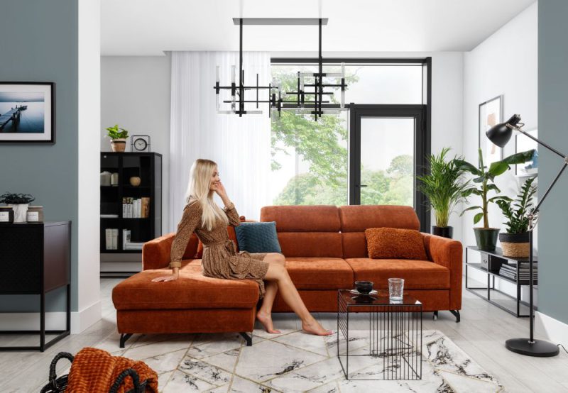 Mały narożnik z funkcją spania nowoczesny