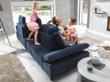 Narożnik na środku pokoju