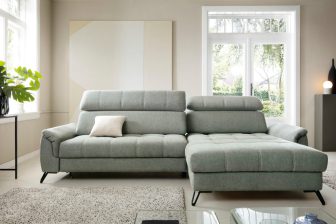 Narożnik z szeroką otomaną regulowana głębokość siedzisk i funkcja spania