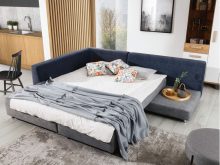 Narożnik z dużym łóżkiem