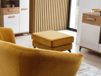 Pufa w stylu klasycznym