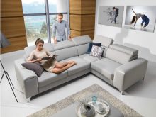 Wygodny narożnik do salonu z regulowanymi zagłówkami