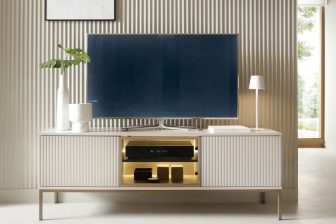 Szafta RTV kaszmir z szybą i ryflowanymi gfrontami