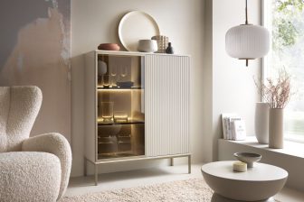 Witryna kaszmir do salonu z podświetleniem