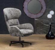 POpielaty fotel salonowy na krzyżaku