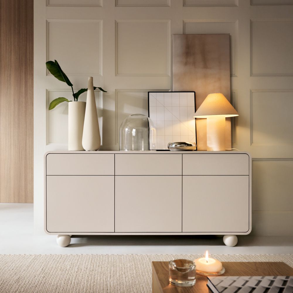 Kaszmirowa komoda duża 3 szuflady 3 szafki bez uchwytów na okrągłych nogach