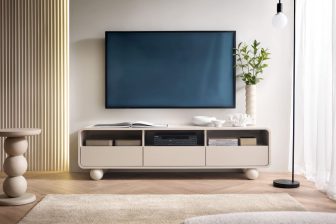 Kaszmirowy stolik RTV na okrągłych nogach szerokość 160 cm