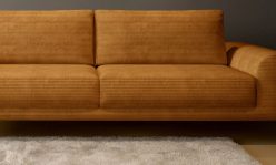 Prosta sofa rozkładana na wysokich nogach STRADA 3